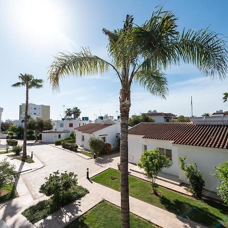 Fig Tree Z Holiday Resort Paralimni Exterior foto