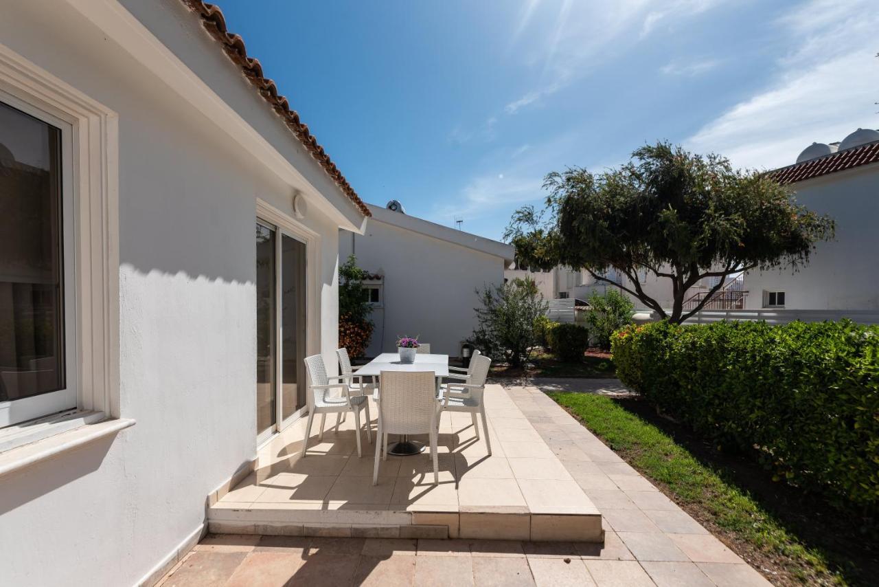 Fig Tree Z Holiday Resort Paralimni Exterior foto